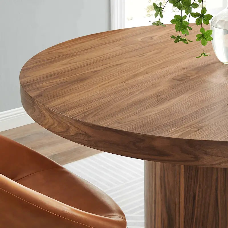 Round Wood Grain Dining Table with Seating for Six